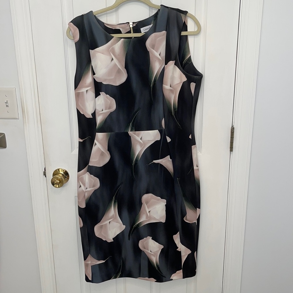Sleeveless dress